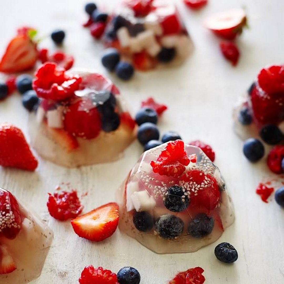 Agar Coconut Jelly with Berries